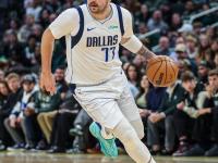 开云平台-雄鹿力克独行侠，继续不败