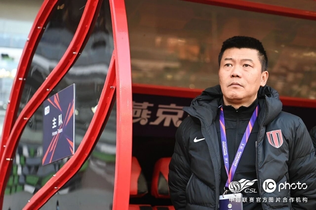 建业中场发挥出色，传球精准稳健的简单介绍