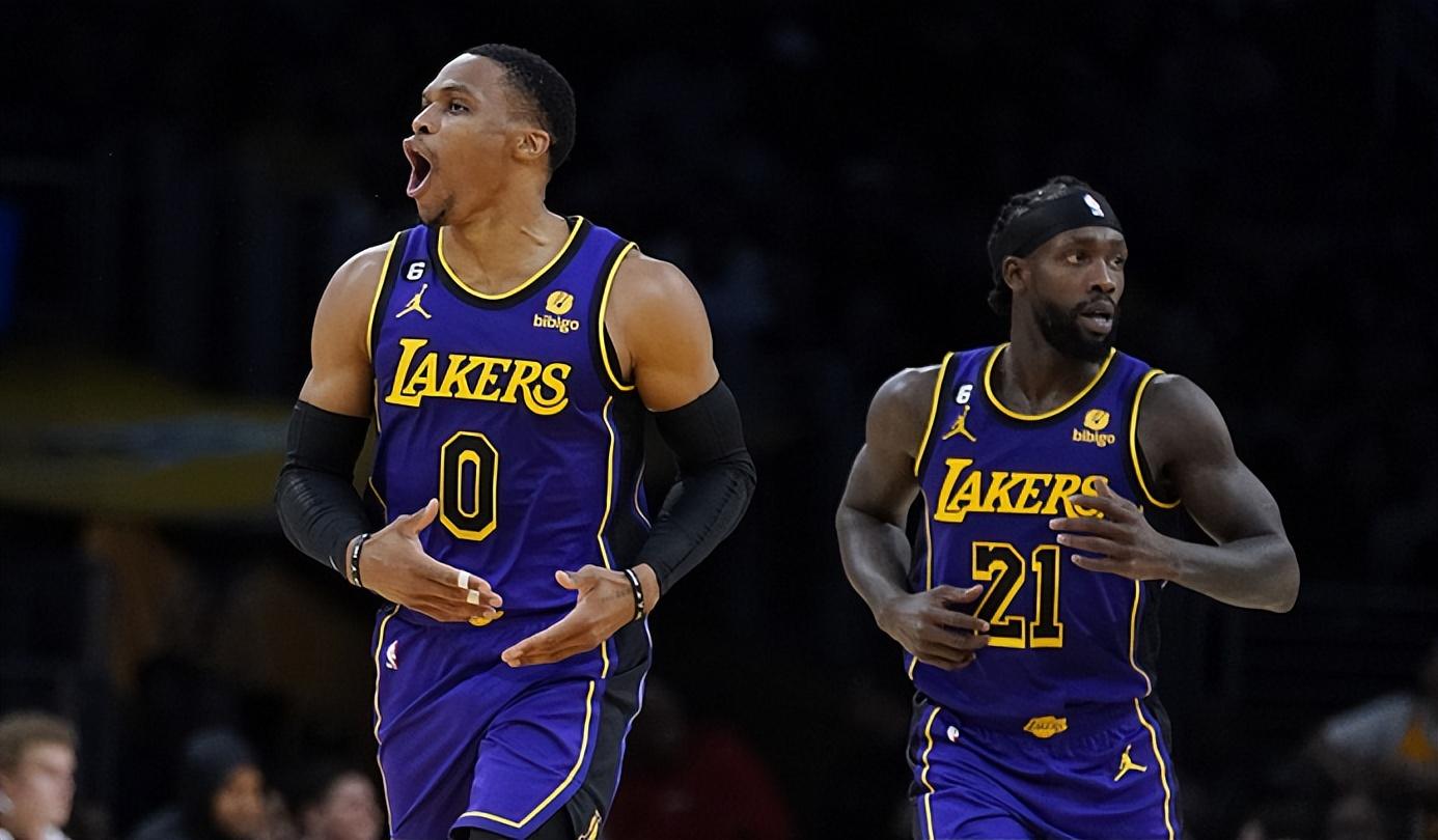 篮网后卫完成背靠背双+表现的简单介绍 篮网后卫完成背靠背双+表现的简单介绍