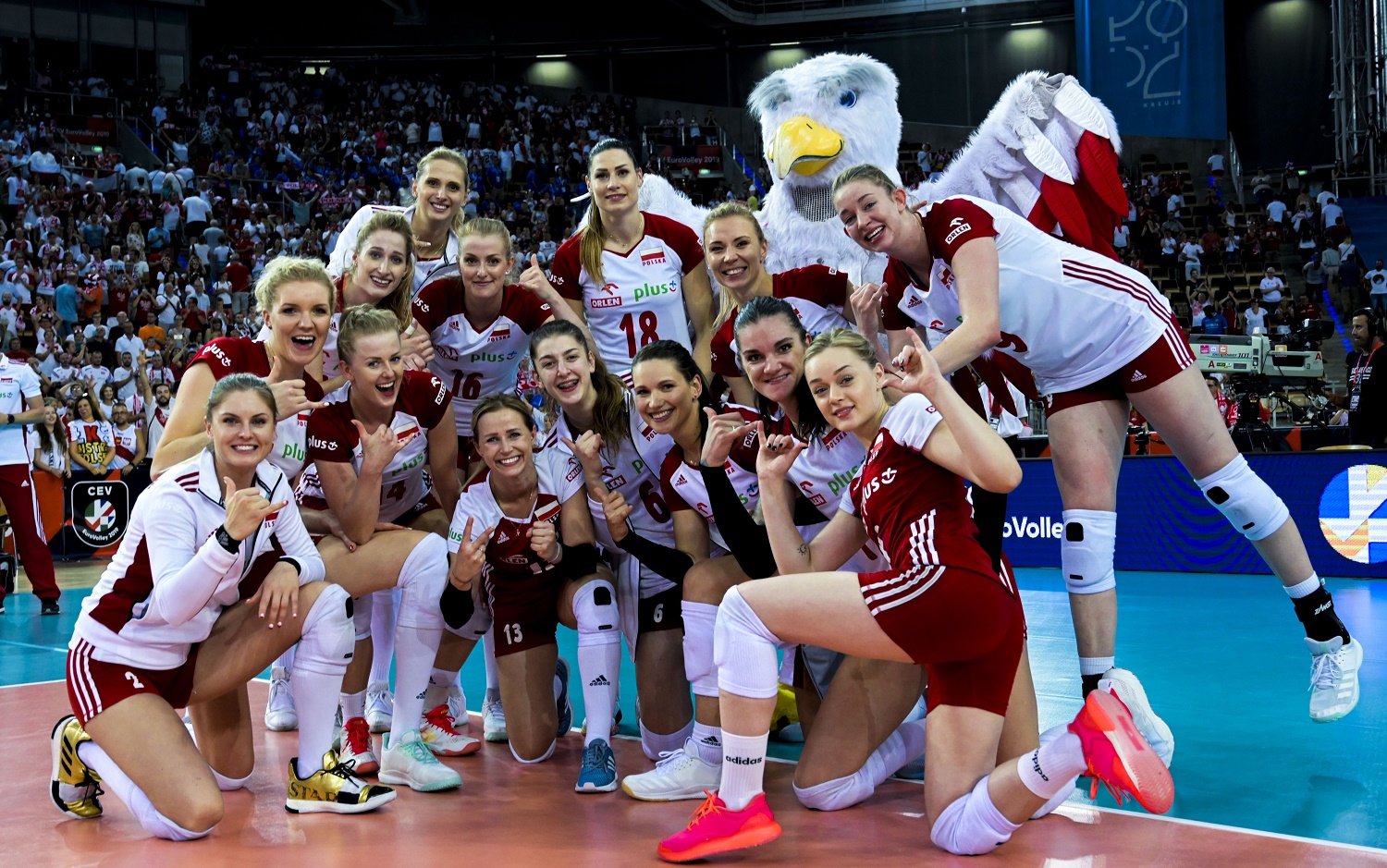 包含罗马尼亚篮球职业联赛完成升降级，联赛形势逐渐明朗的词条