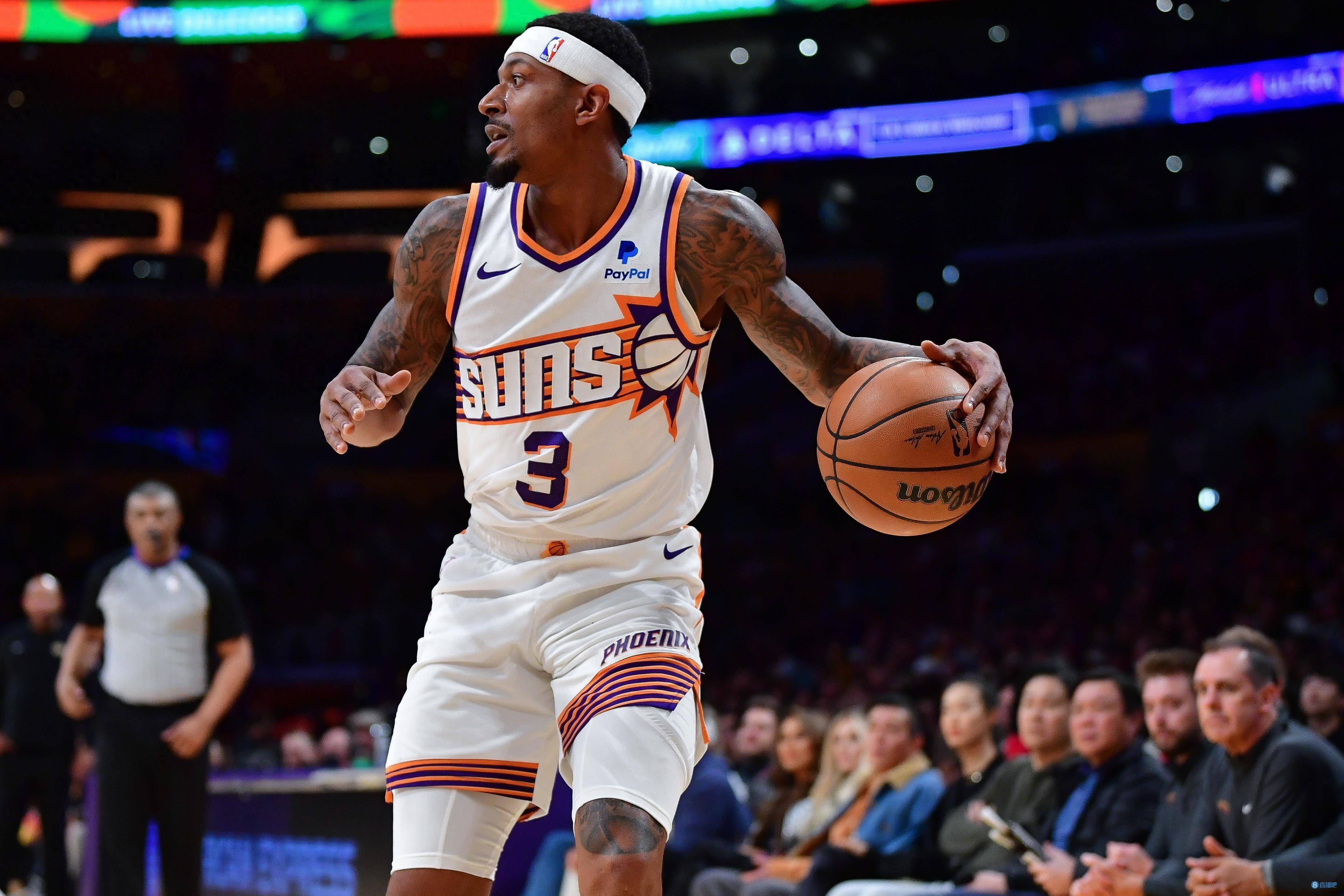 奇才主场逆转骑士，比尔独得高分