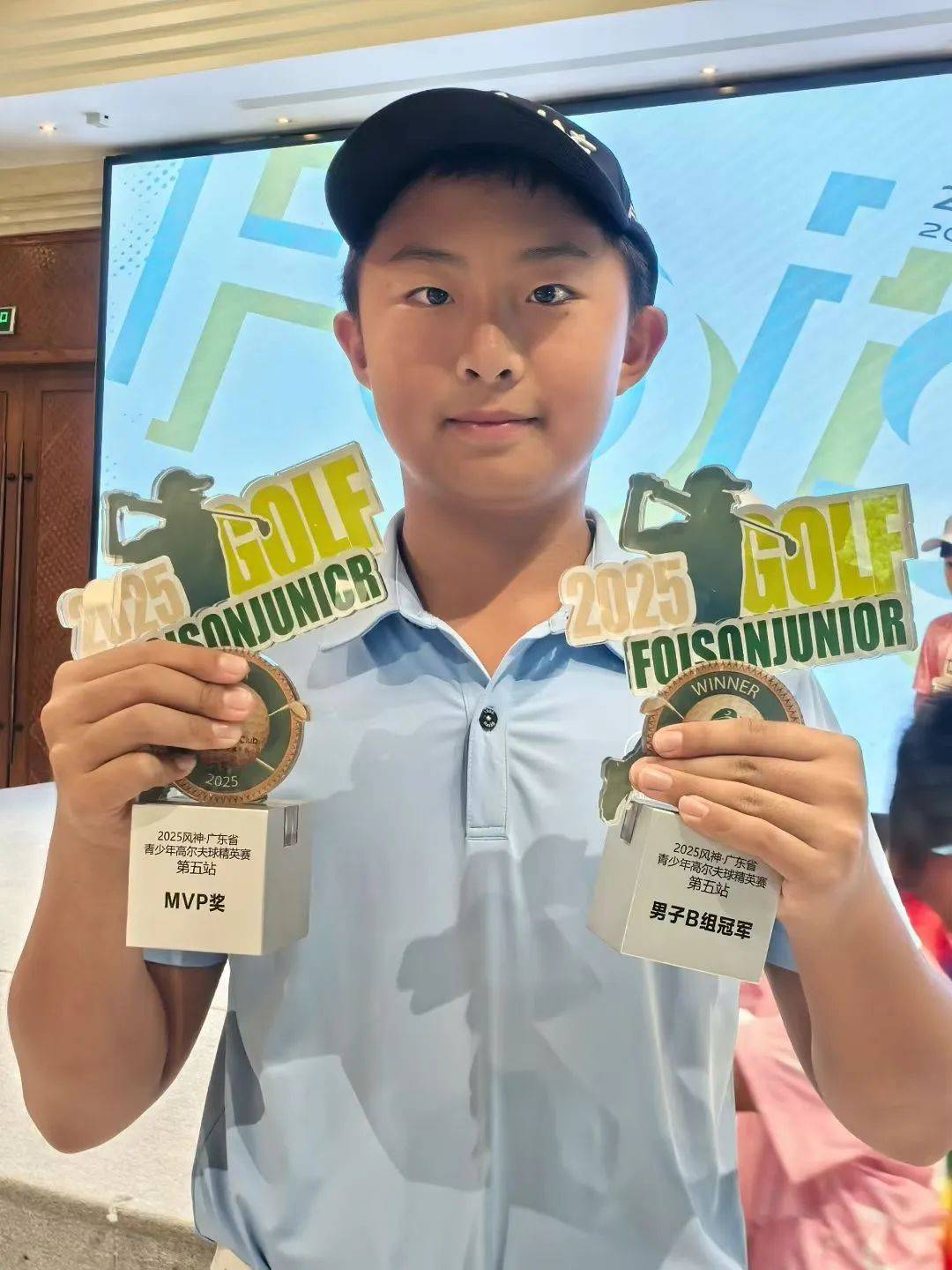 高尔夫选手风度翩翩技术精湛获得冠军的简单介绍 高尔夫选手风度翩翩技术精湛获得冠军的简单介绍