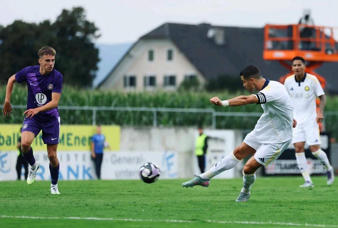 雷恩挑落亚特兰大,法甲球队意外晋级 雷恩挑落亚特兰大,法甲球队意外晋级