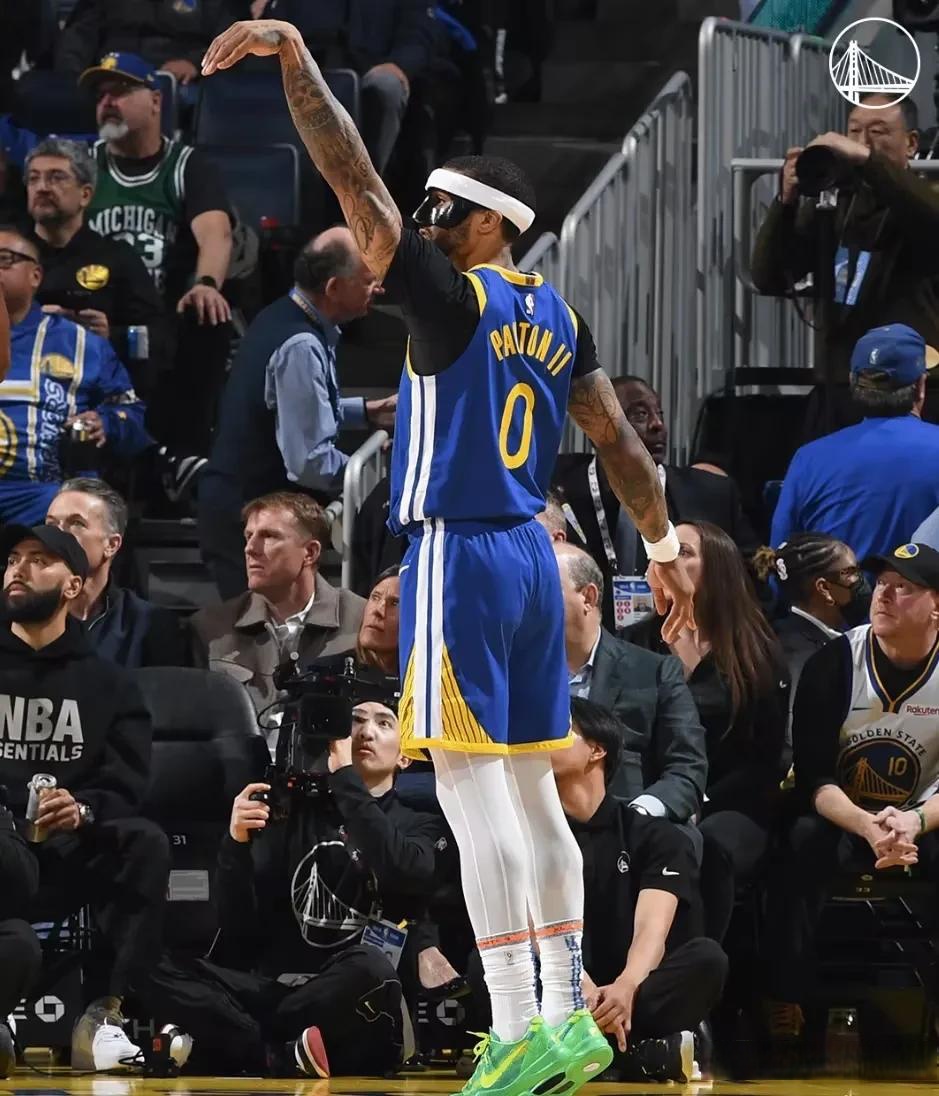 勇士逆袭开拓者，全队